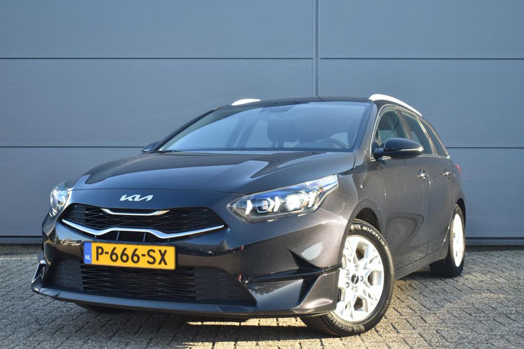 Primary Image kia and ceed-sportswagon