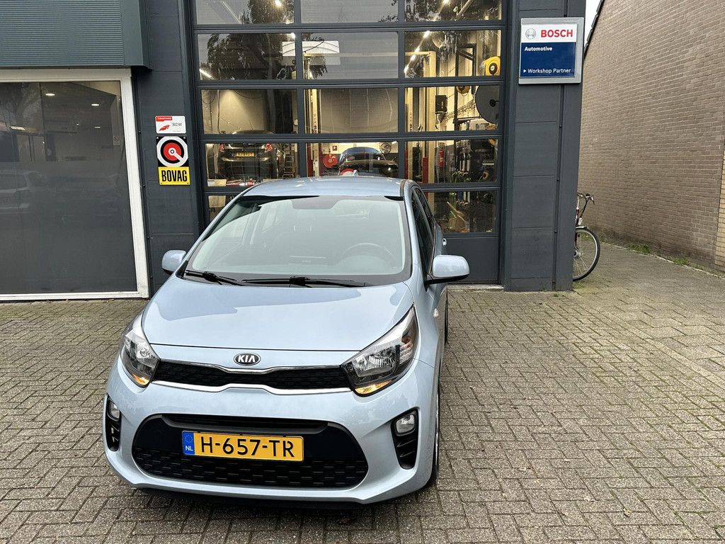 Primary Image kia and picanto